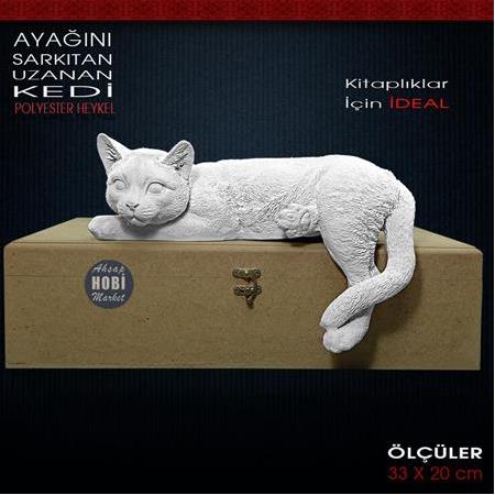 Ayağını Sarkıtan Uzanan Kedi Biblo (33x20 cm) Polyester